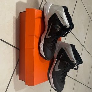 Hyper quick basketball shoes